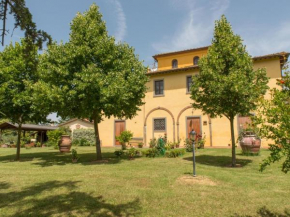 Farmhouse only 5 km from Cortona with Private Swimming Pool
